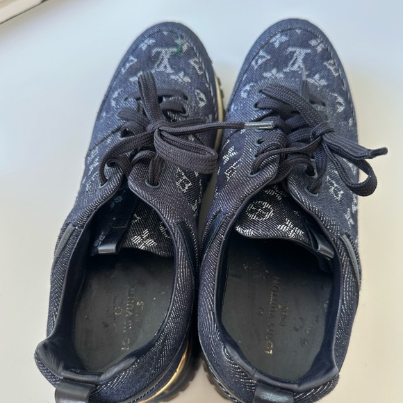 Louis Vuitton Run Away sneaker - Picture 4 of 5